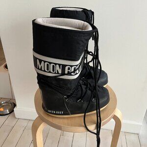 Moon Boots
